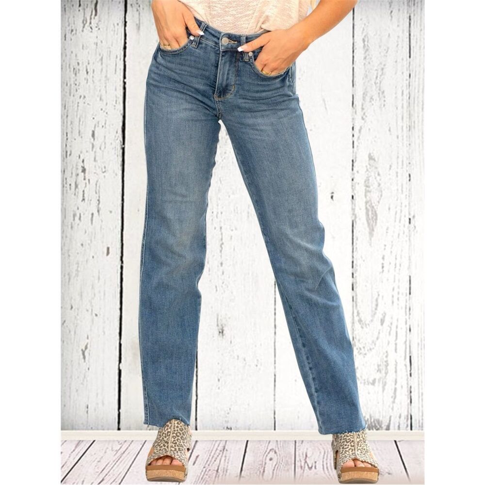 Judy Blue High Rise Tummy Control Medium Wash Straight Raw Hem Jeans Plus – NWT